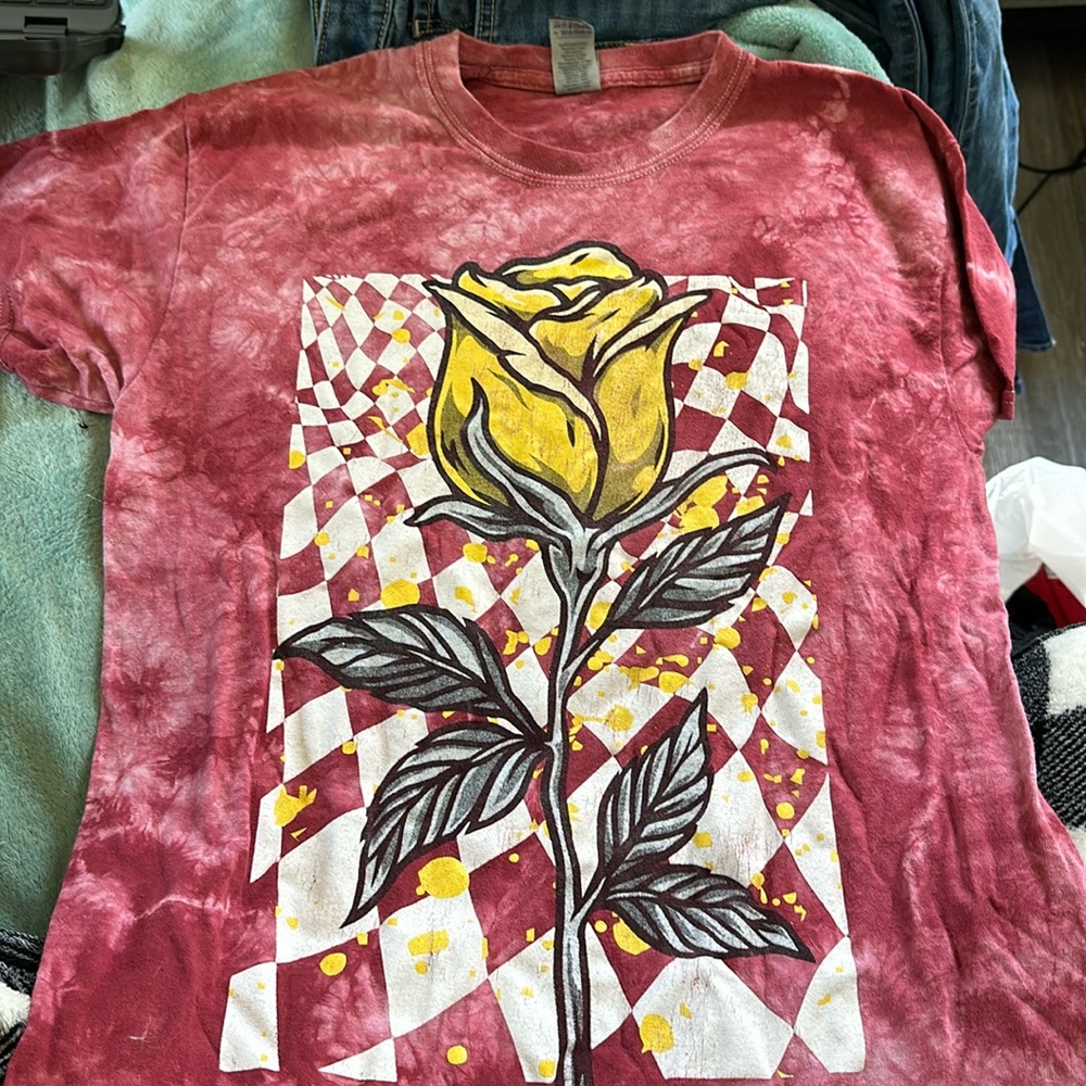 Gildan tshirt yellow rise and checker background pink the die